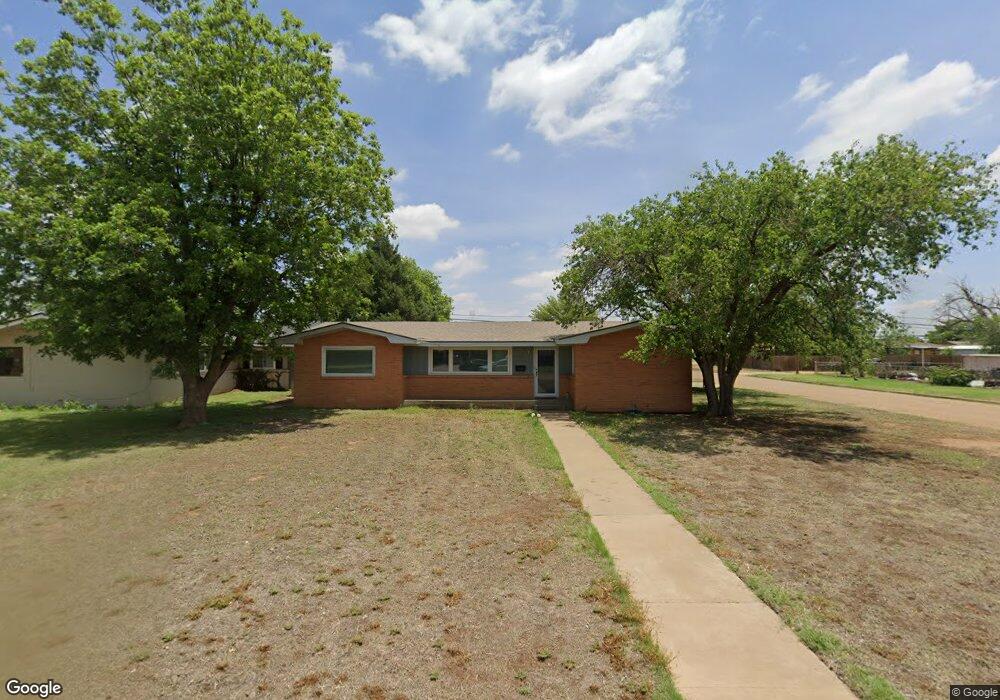 900 Zephyr St, Plainview, TX 79072 - photo 1