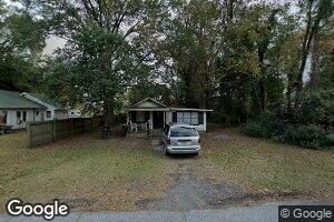 156 E Burkhalter St, Pembroke, GA 31321