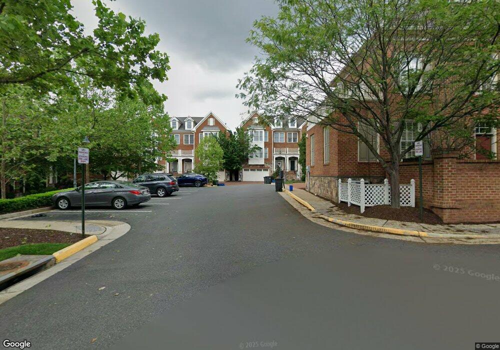 10647 Yorktown Dr, Fairfax, VA 22030 - photo 1