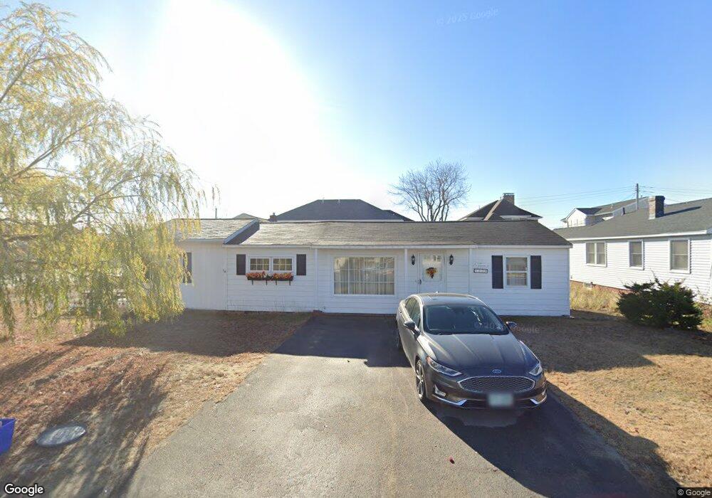 512 Hooksett St, Seabrook, NH 03874 - photo 1