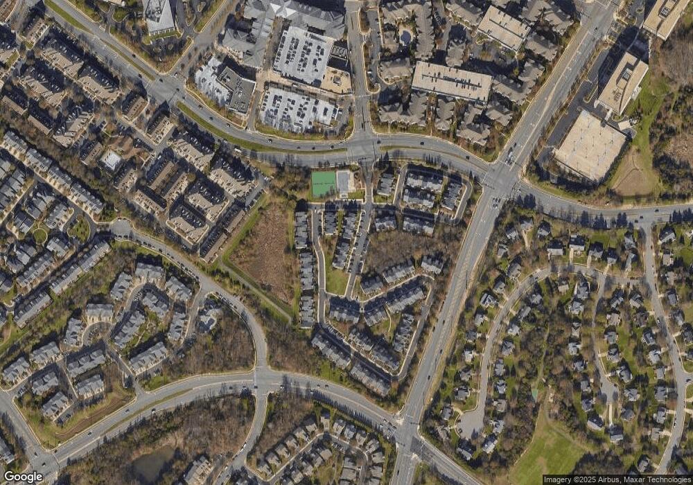 2382 Woodland Pond Ln, Herndon, VA 20171 - photo 1