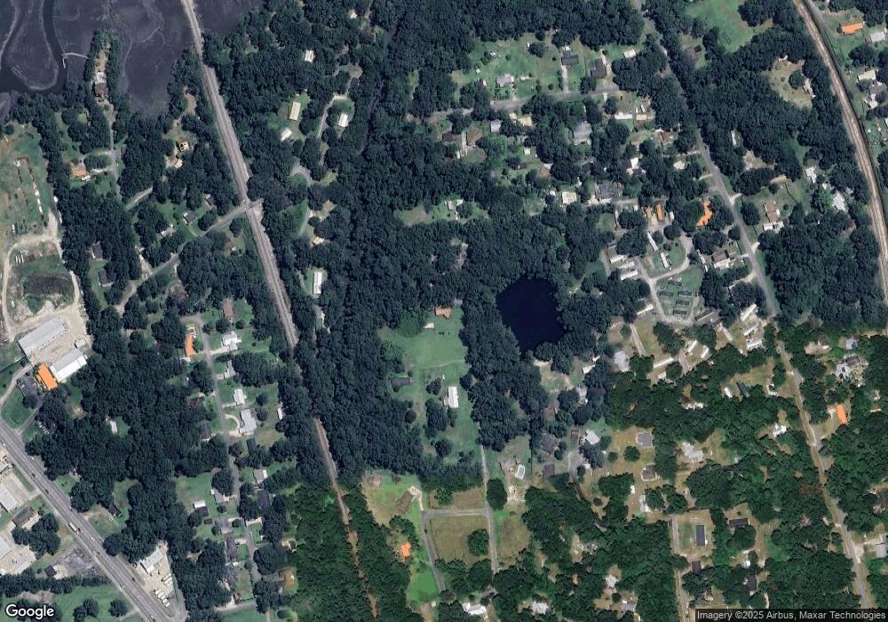 102 Fraser St, Brunswick, GA 31520 - photo 1