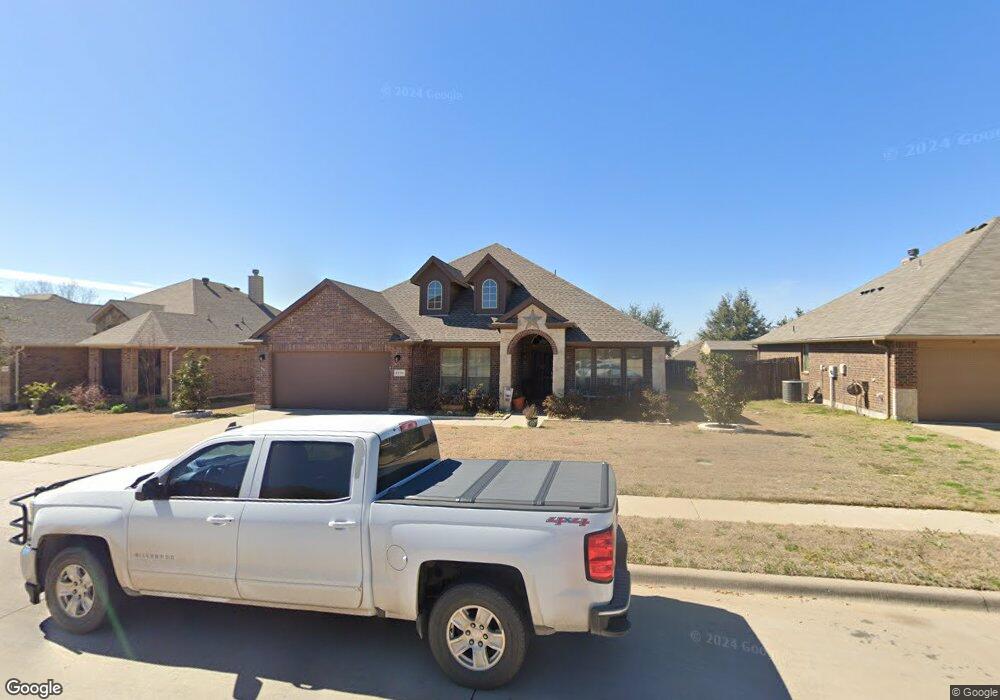 2216 Caroline Dr, Weatherford, TX 76087 - photo 1