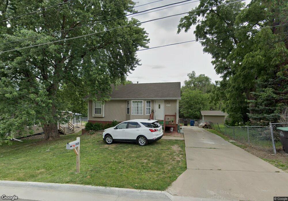 2433 SE 5th St, Des Moines, IA 50315 - photo 1