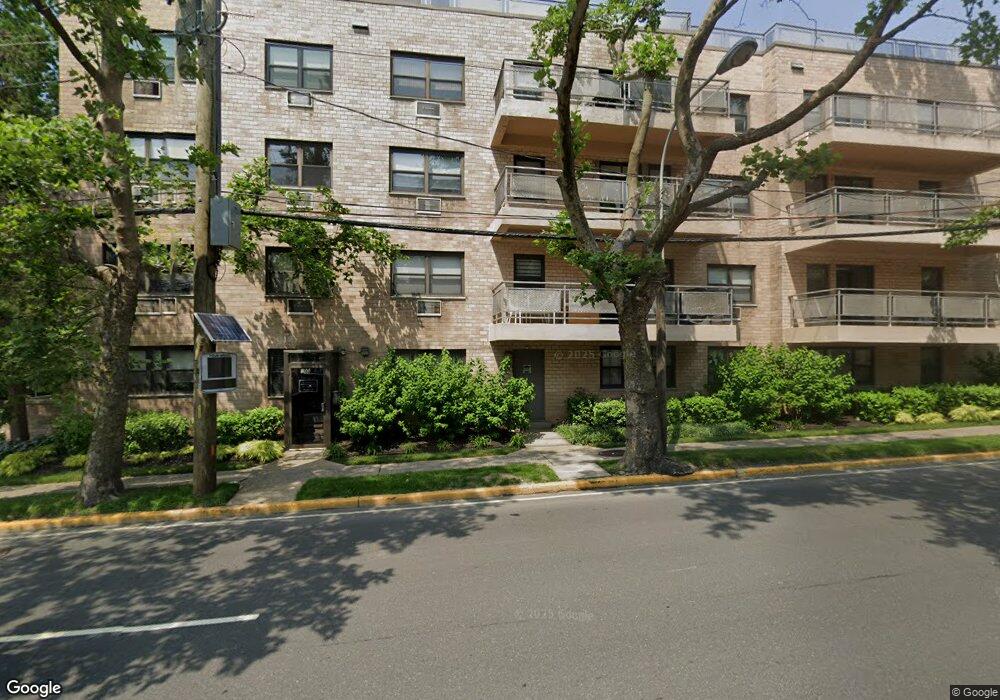 105 S Middle Neck Rd, Great Neck, NY 11021 - photo 1