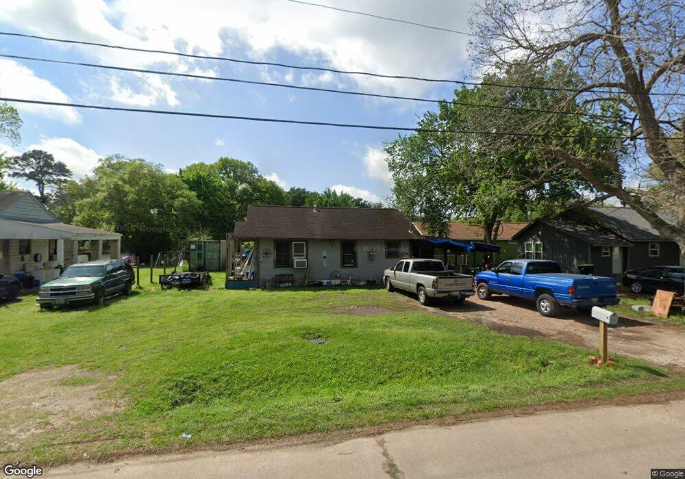2504 1st St, Bay City, TX 77414 - photo 1