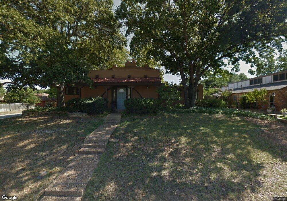 401 W Louella Dr, Hurst, TX 76054 - photo 1