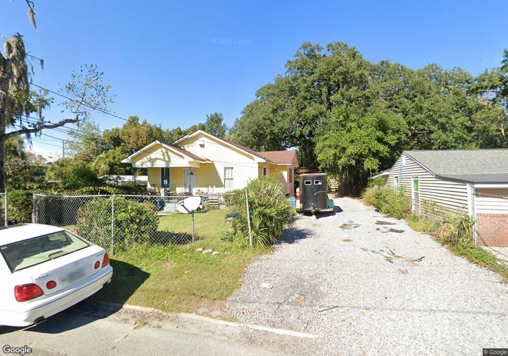 210 W 58th St, Savannah, GA 31405 - photo 1
