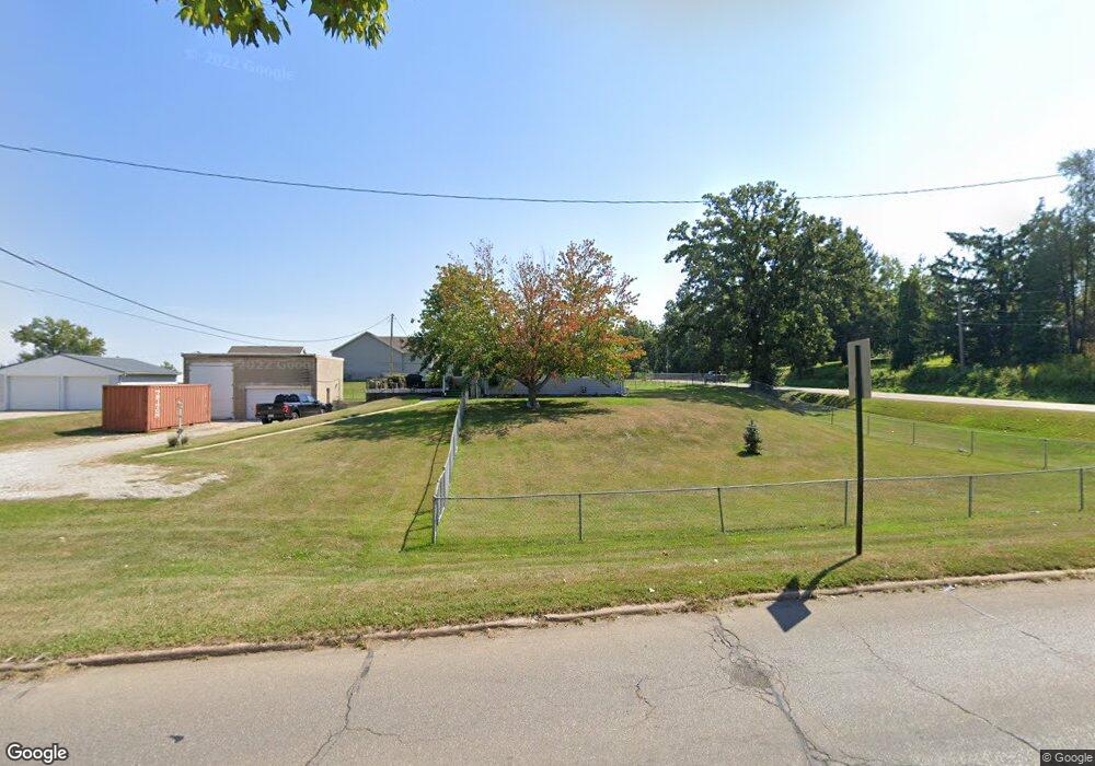 609 Wiley Blvd NW, Cedar Rapids, IA 52405 - photo 1