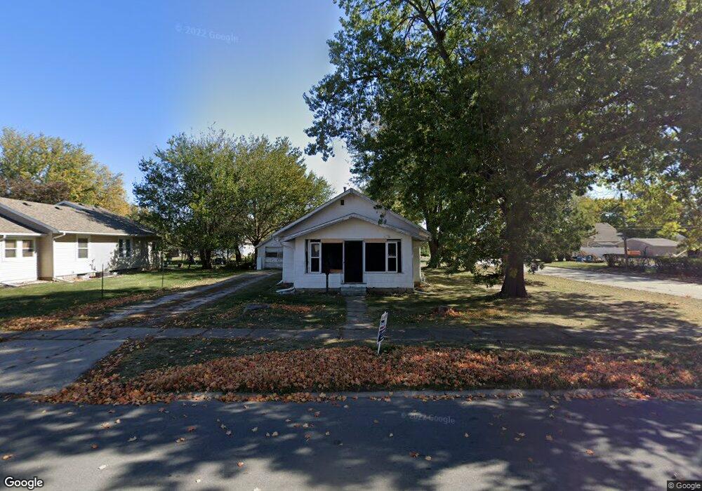 518 E 10th St S, Newton, IA 50208 - photo 1