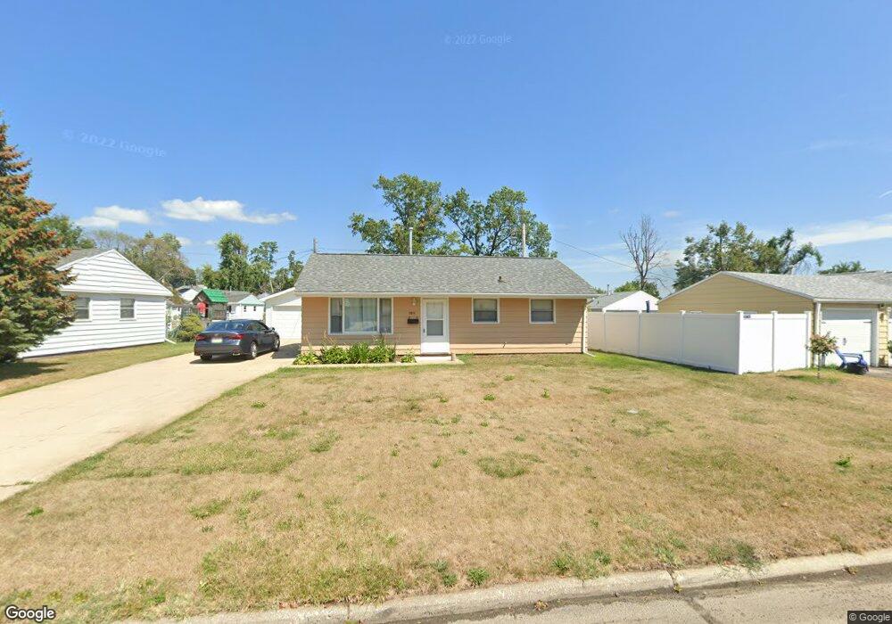 1011 17th St SW, Cedar Rapids, IA 52404 - photo 1