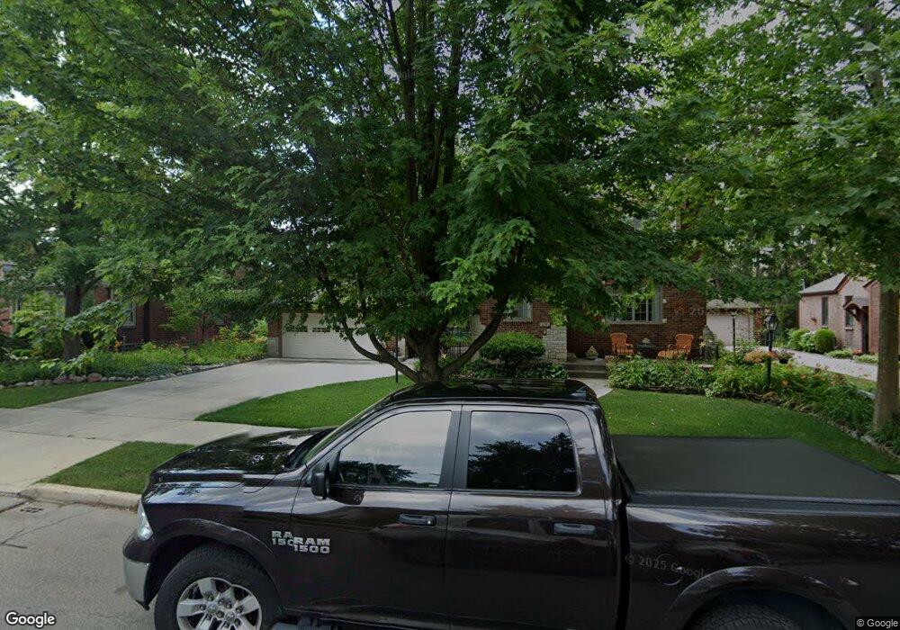 419 Touraine Rd, Grosse Pointe Farms, MI 48236 - photo 1