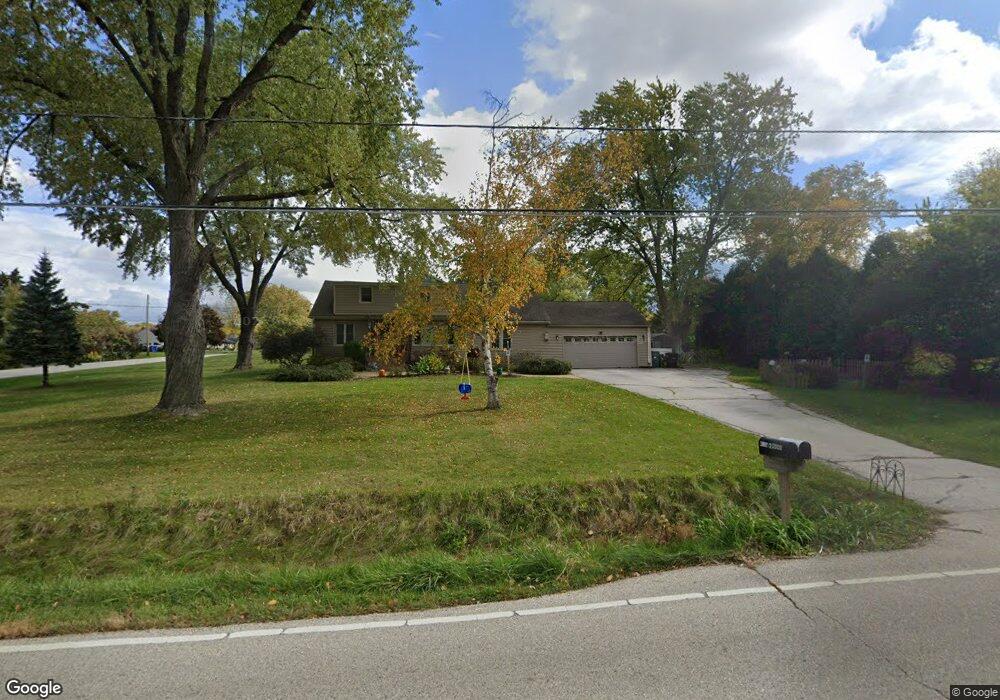 W136N6938 Claas Rd, Menomonee Falls, WI 53051 - photo 1