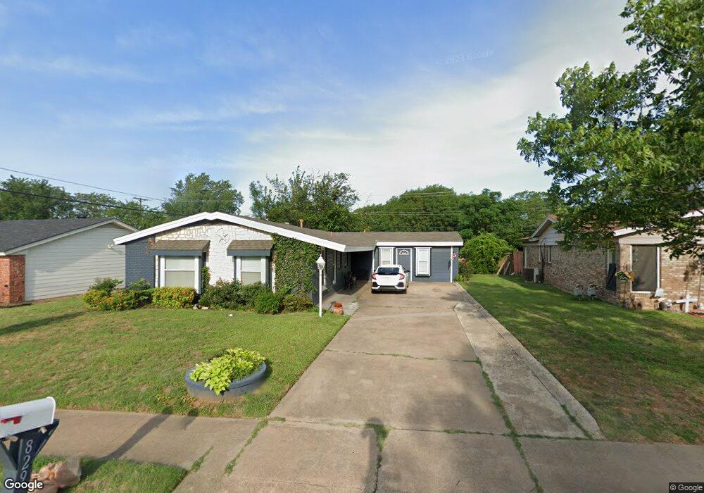 829 Russell Ln, Bedford, TX 76022 - photo 1