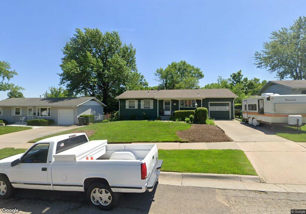 3131 SW 30th St, Topeka, KS 66614 - photo 1