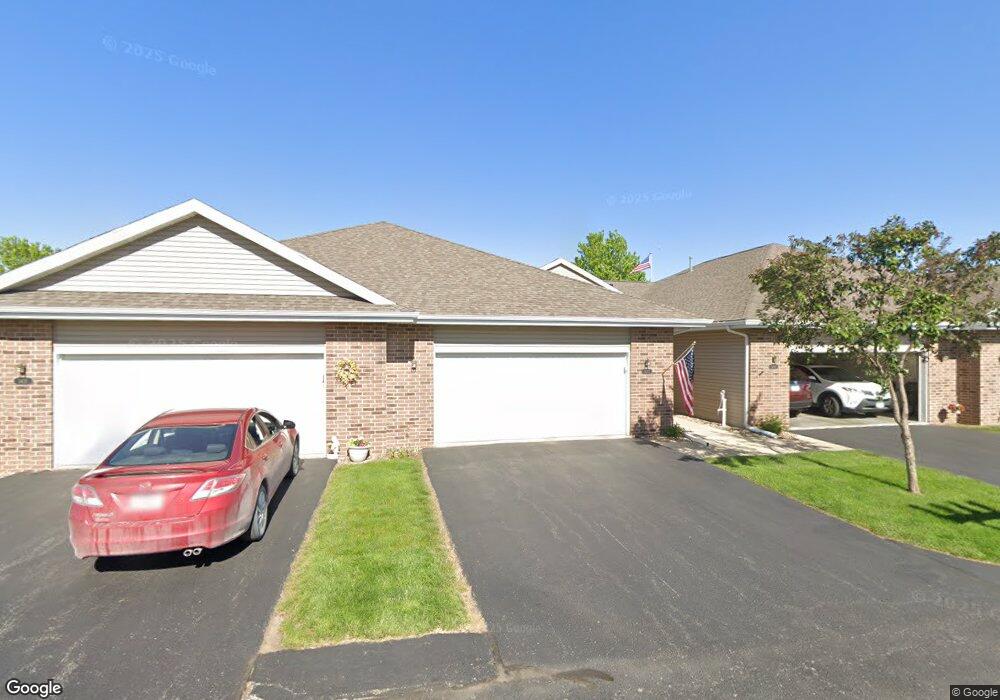 1433 Asbury Ln, Waterloo, IA 50701 - photo 1
