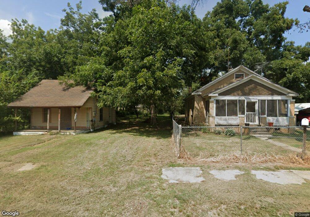 402 E 3rd St, Stuttgart, AR 72160 - photo 1