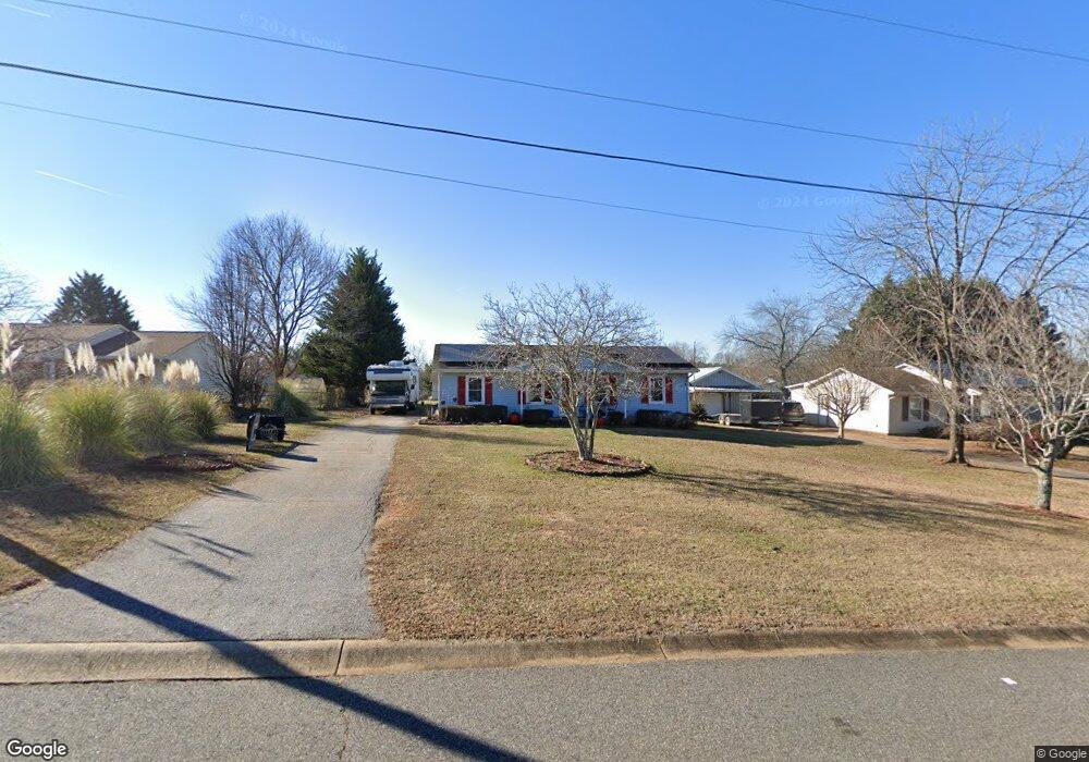 237 Wolfe Ln, Inman, SC 29349 - photo 1