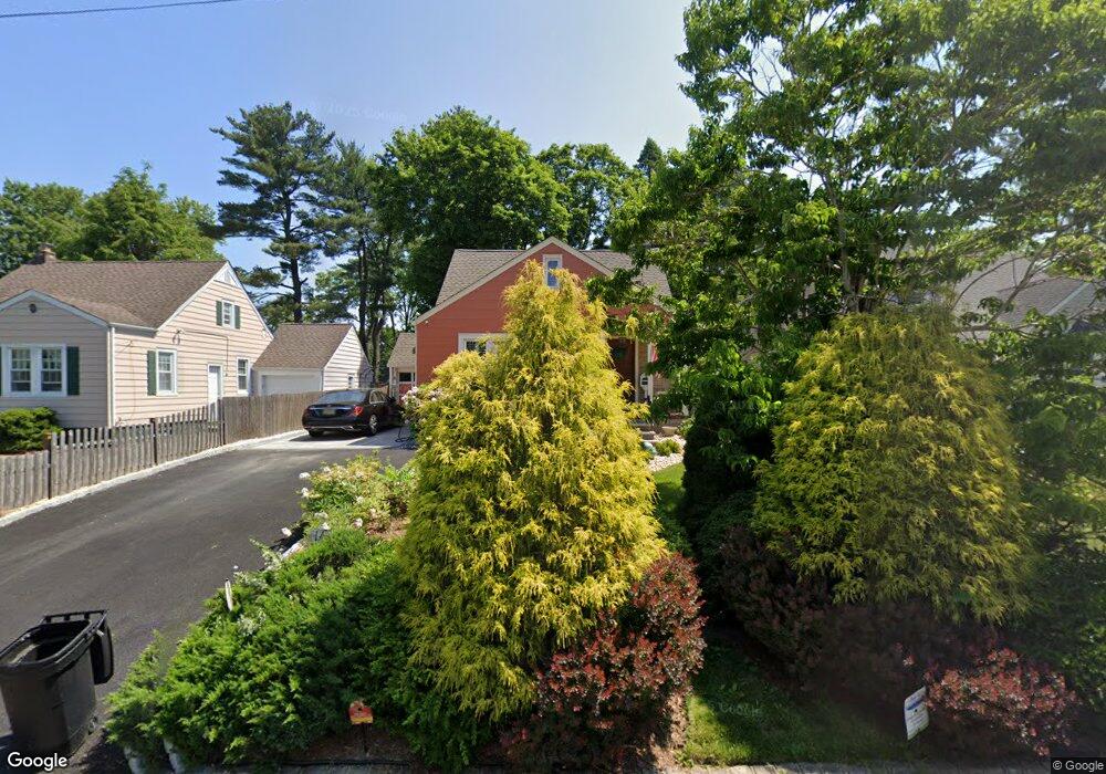 14 Oakwood Ave, Livingston, NJ 07039 - photo 1