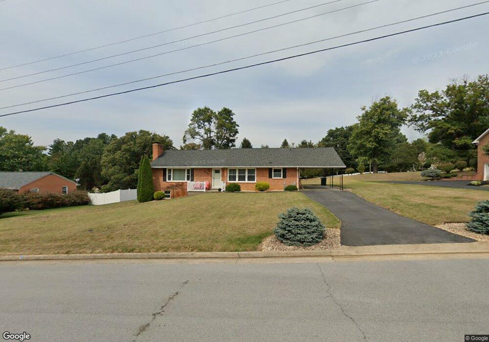 831 Kent Rd, Waynesboro, VA 22980 - photo 1