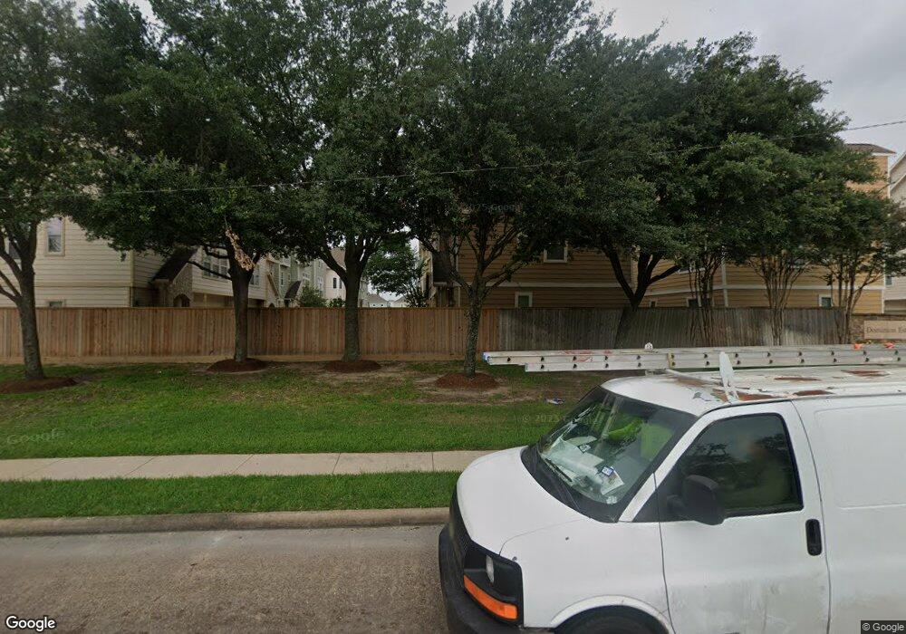 3307 Leading Point Dr, Houston, TX 77091 - photo 1