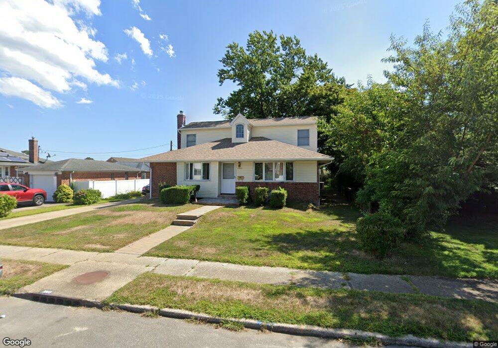 3860 Drake St, Levittown, NY 11756 - photo 1