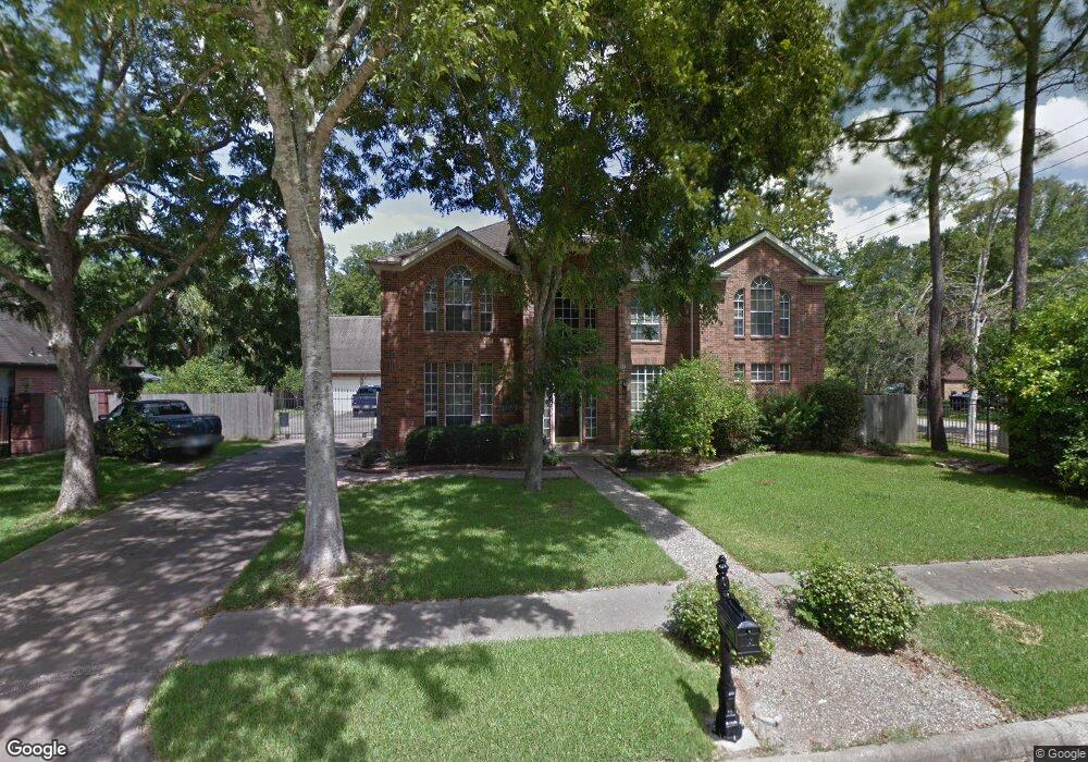 1002 Buckingham Ct, Friendswood, TX 77546 - photo 1