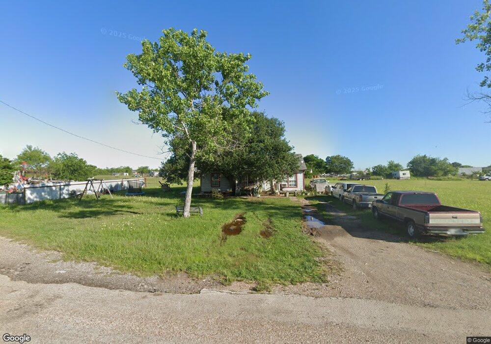 1710 W Plum Ct, Cleburne, TX 76031 - photo 1