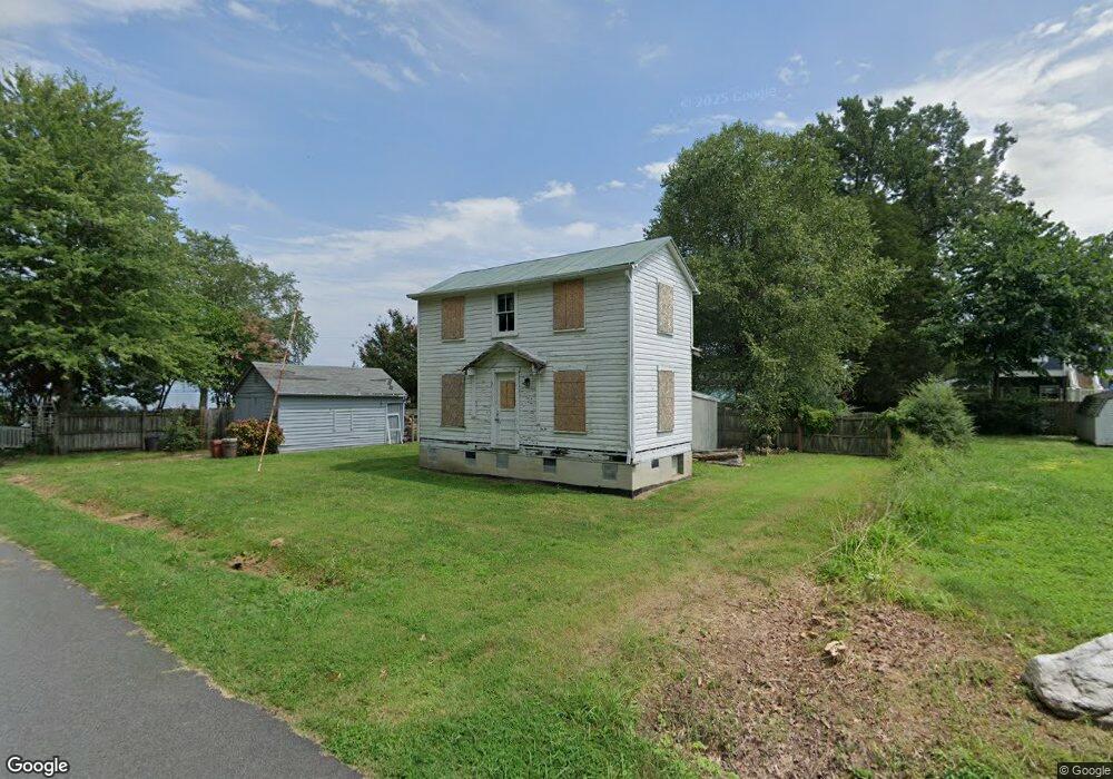 2 10th St, Colonial Beach, VA 22443 - photo 1