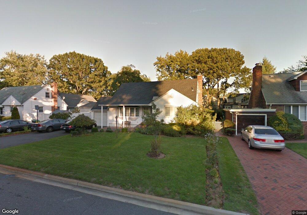 163 Hungry Harbor Rd, Valley Stream, NY 11581 - photo 1