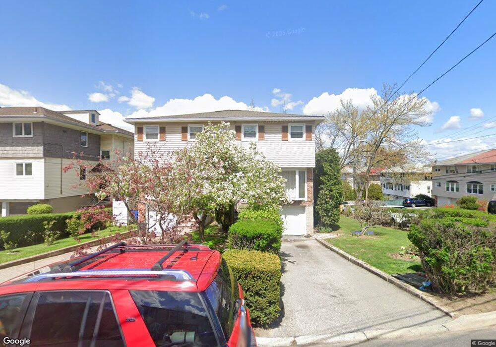 2 Regina Place, Yonkers, NY 10703 - photo 1