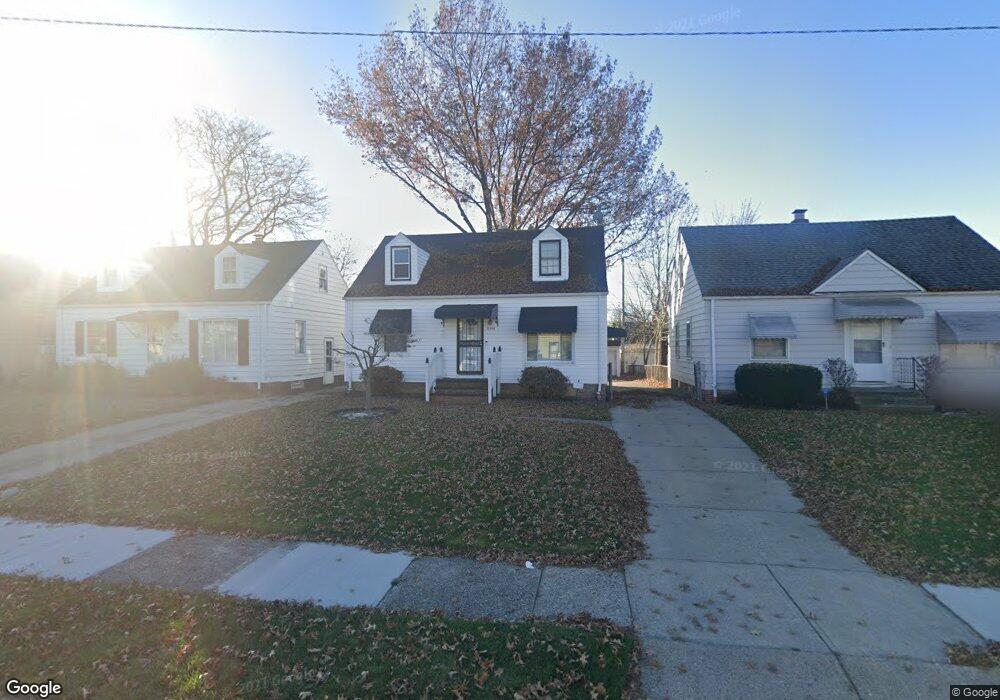 21208 Watson Rd, Maple Heights, OH 44137 - photo 1