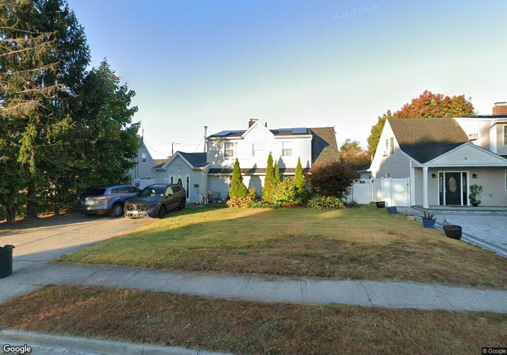 16 Old Hill Ln, Levittown, NY 11756 - photo 1