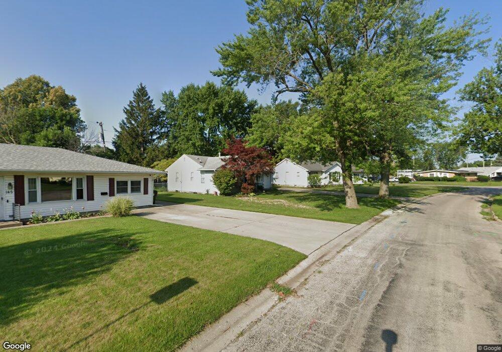 135 Southgate St, Lincoln, IL 62656 - photo 1