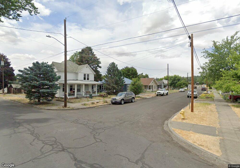 692 SW 3rd, Pendleton, OR 97801 - photo 1