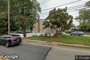 2 Lee Ct, Franklin Square, NY 11010