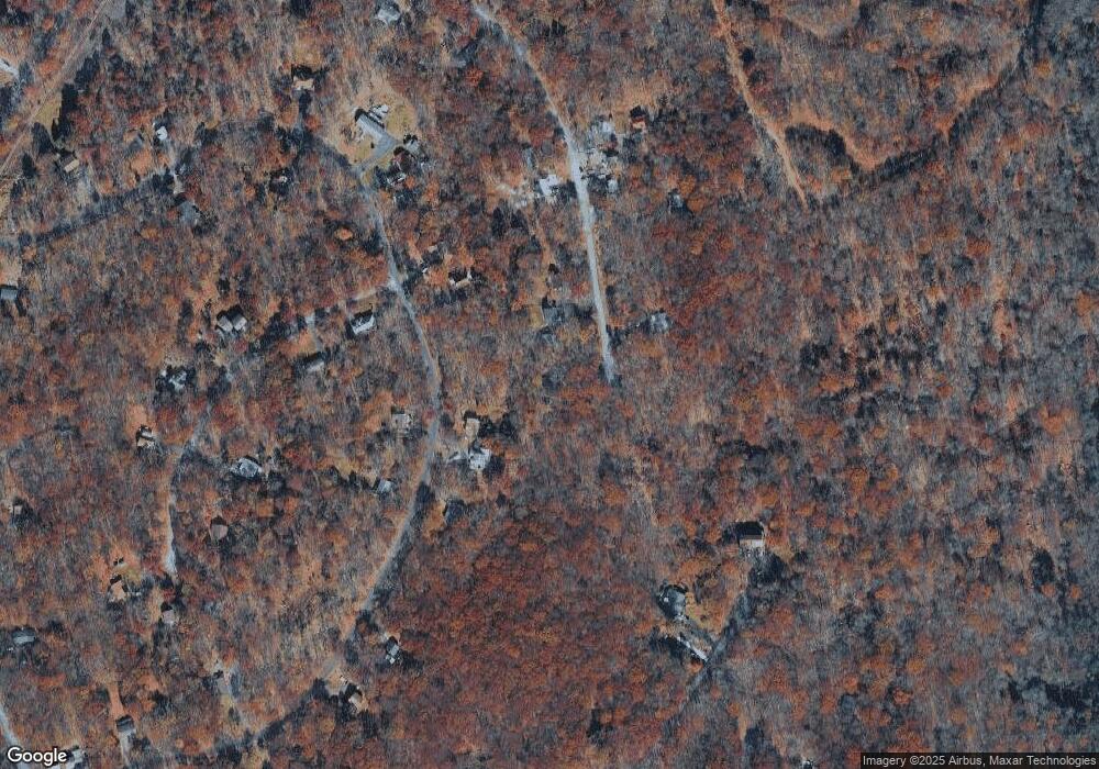 214 Mockingbird Ct, Bushkill, PA 18324 - photo 1