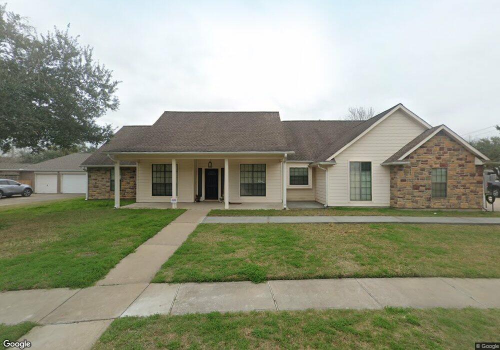 1970 Troon Dr, Alvin, TX 77511 - photo 1