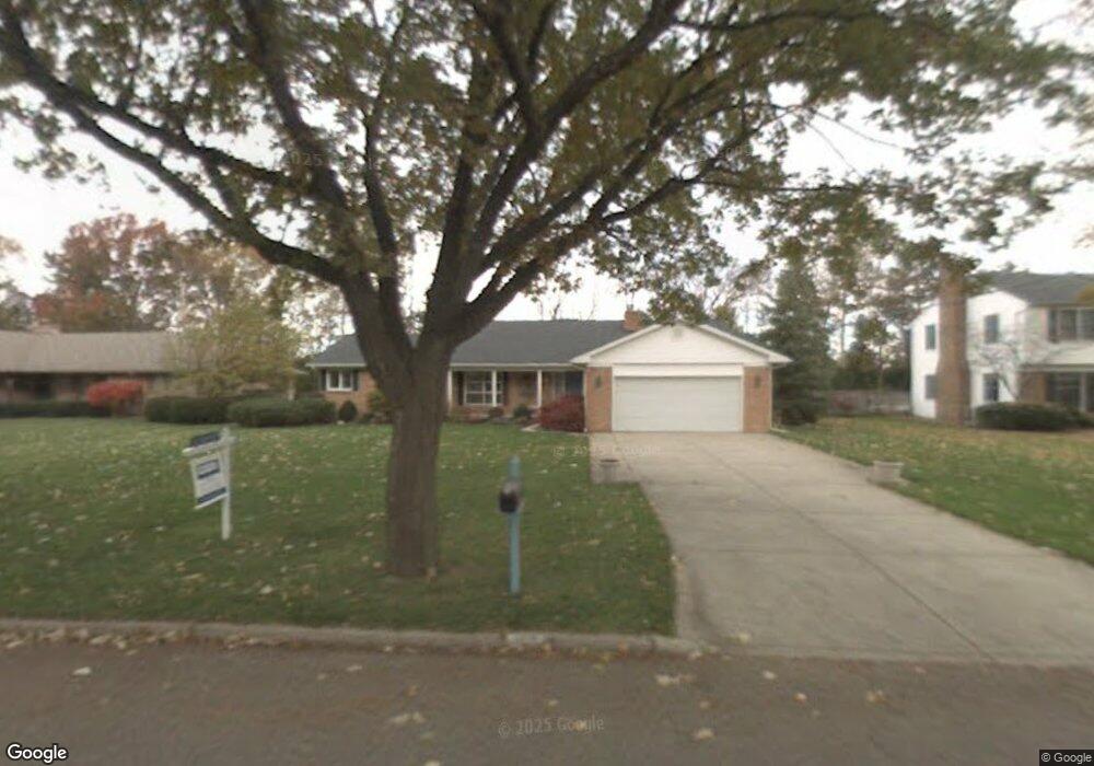 2810 N Cambridge Rd, Lansing, MI 48911 - photo 1