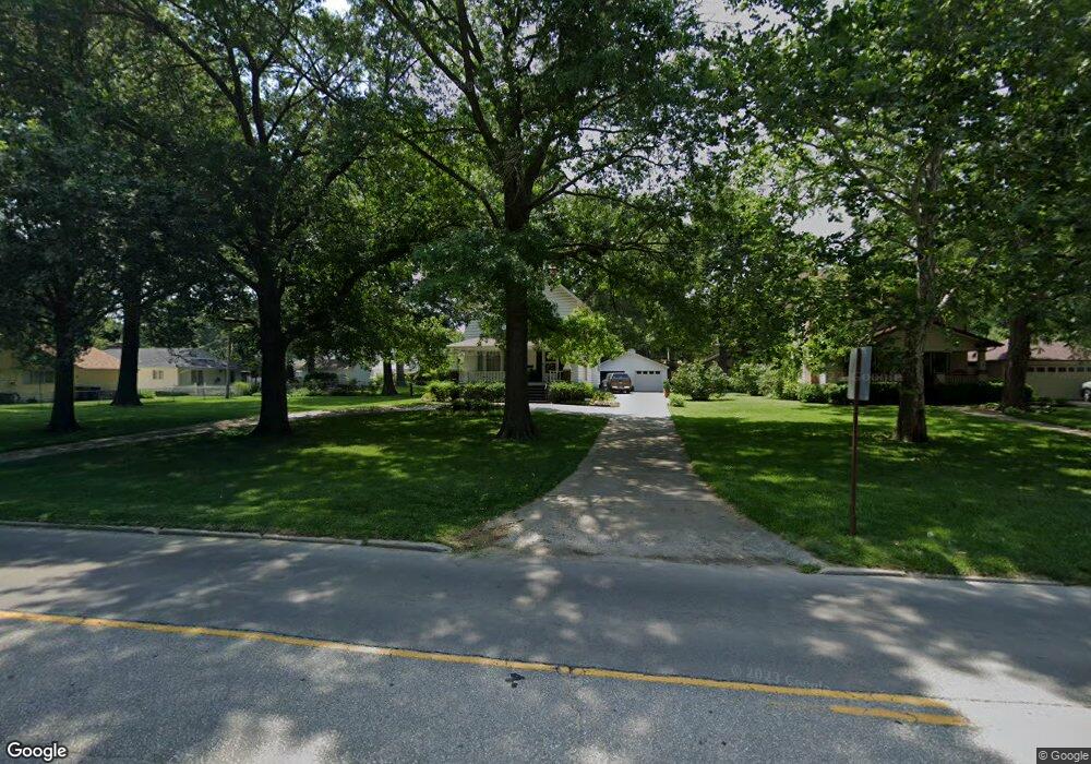 3225 SW 17th St, Topeka, KS 66604 - photo 1