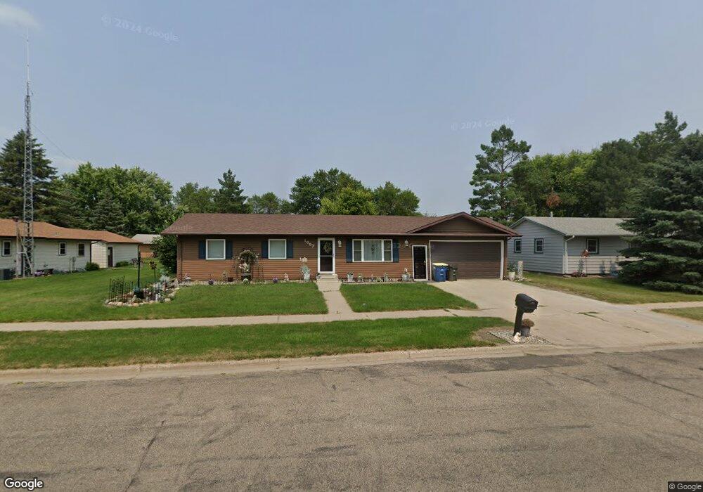 1007 16th St NE, Jamestown, ND 58401 - photo 1