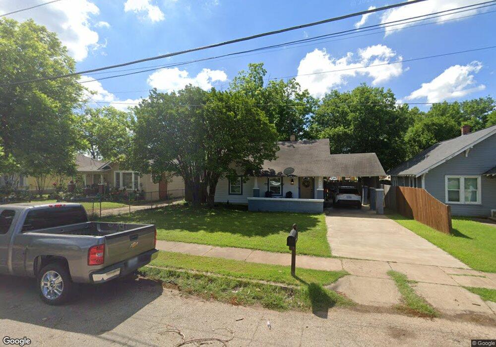 907 W Wardville St, Cleburne, TX 76033 - photo 1