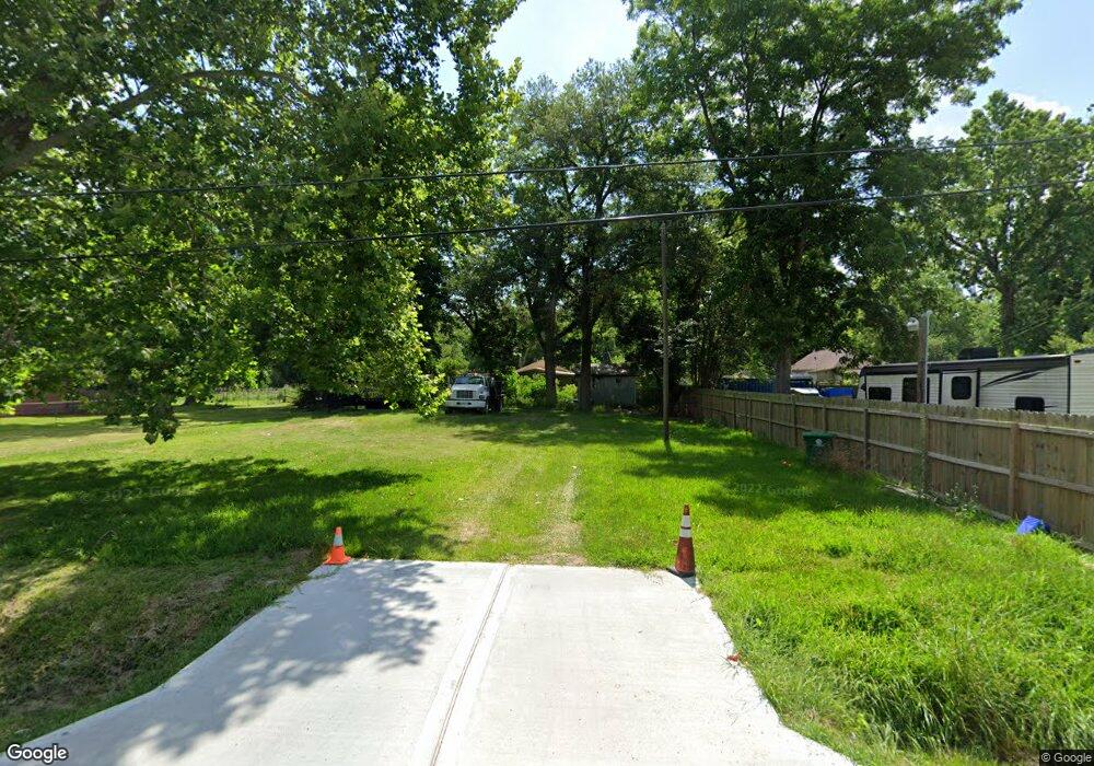 7428 Dyer St, Houston, TX 77088 - photo 1