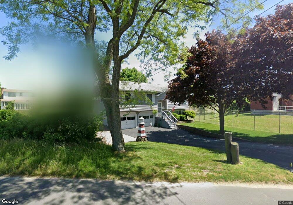 115 Oak Bluff Ave, Stratford, CT 06615 - photo 1