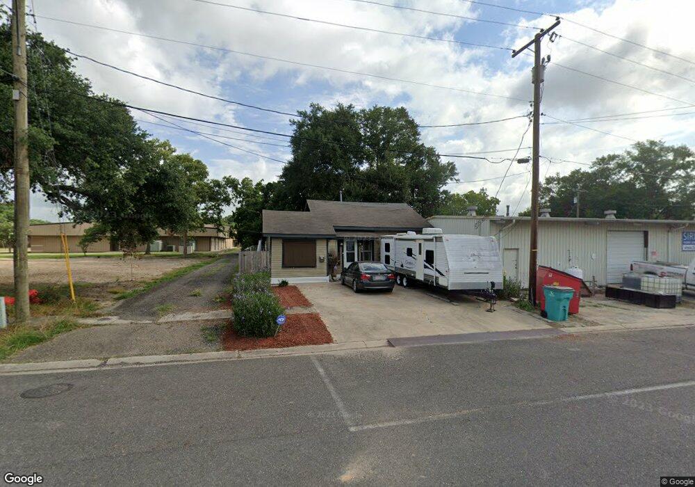 230 W Peach Ave, Eunice, LA 70535 - photo 1