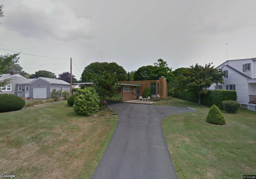 534 Wolcott Ave, Middletown, RI 02842 - photo 1