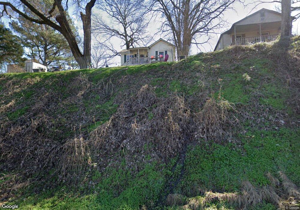 1308 E Bluff St, Florence, AL 35630 - photo 1