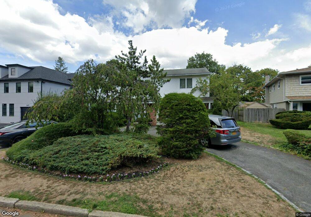 239 Juniper Cir E, Lawrence, NY 11559 - photo 1