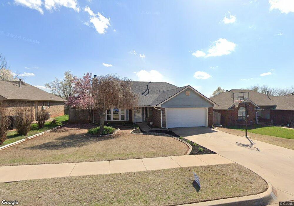 1604 NE 10th St, Moore, OK 73160 - photo 1