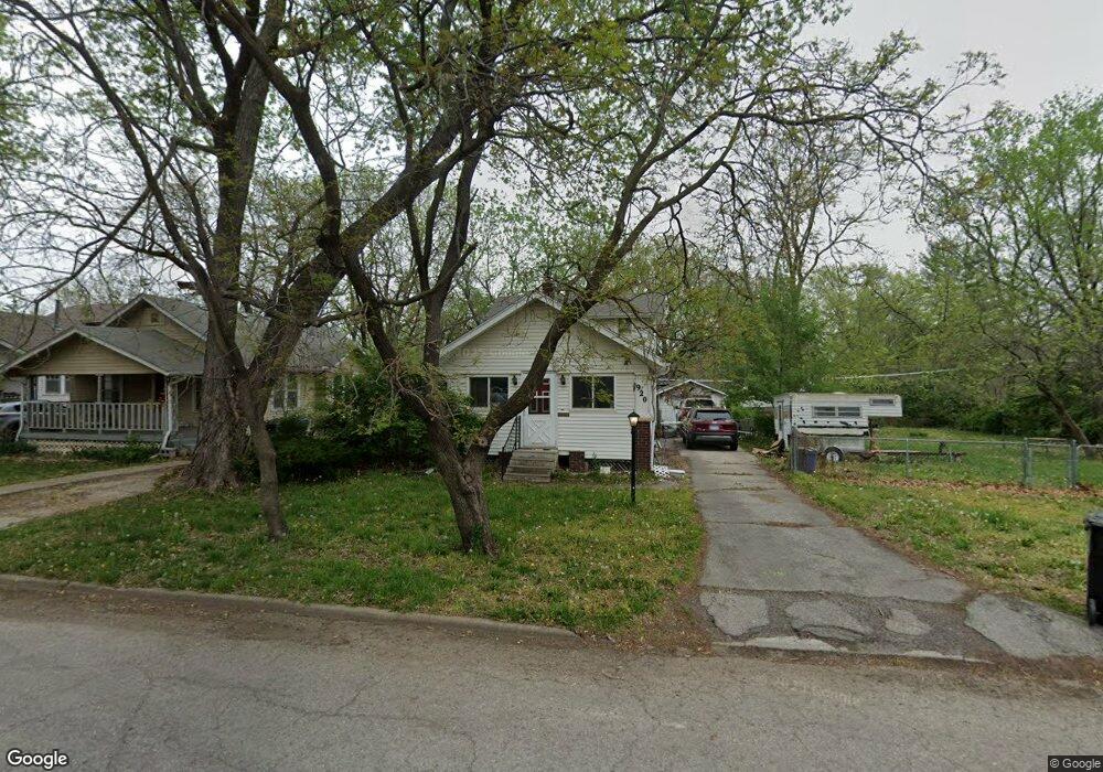 920 SW Orleans St, Topeka, KS 66606 - photo 1